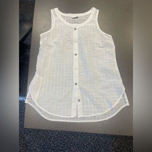EUC Women’s Columbia short sleeve sheer blouse. Size Small.